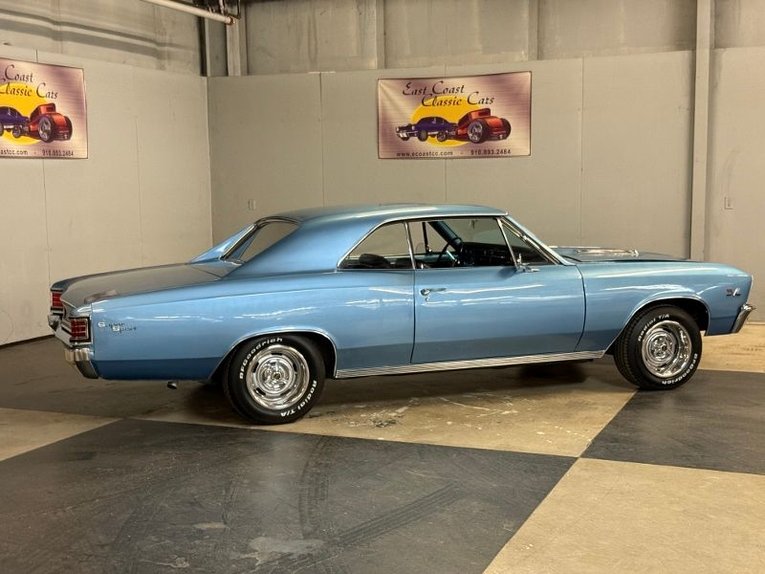 Chevrolet-Chevelle-ss-1967-Glacier-Blue-Black-40