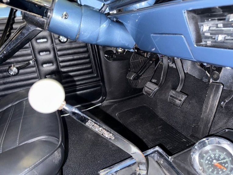 Chevrolet-Chevelle-ss-1967-Glacier-Blue-Black-43