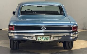 Chevrolet-Chevelle-ss-1967-Glacier-Blue-Black-46