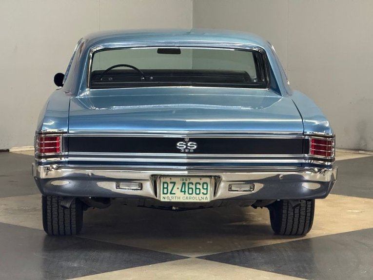 Chevrolet-Chevelle-ss-1967-Glacier-Blue-Black-46