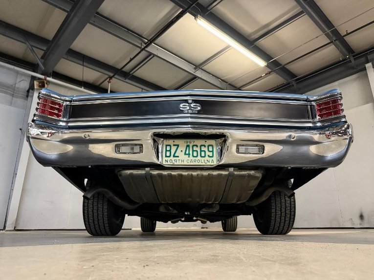 Chevrolet-Chevelle-ss-1967-Glacier-Blue-Black-48