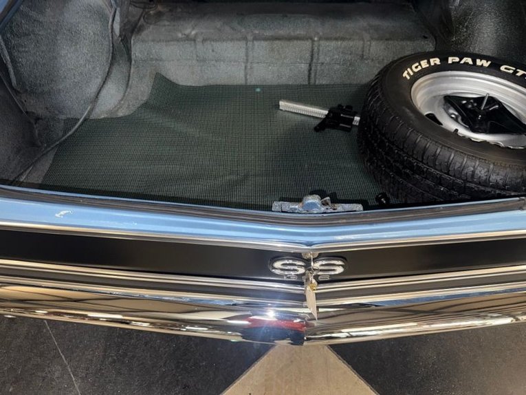 Chevrolet-Chevelle-ss-1967-Glacier-Blue-Black-6