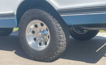 Chevrolet-Ck-1972-Blue-And-White-Blue-And-Black-1