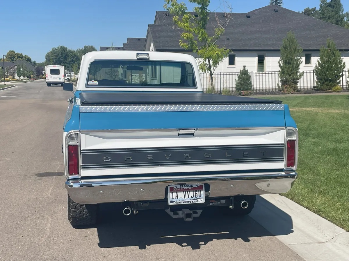 Chevrolet-Ck-1972-Blue-And-White-Blue-And-Black-11