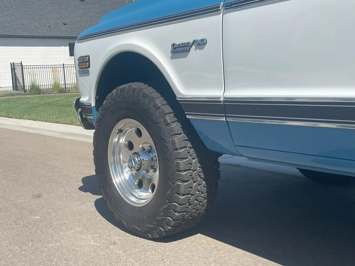 Chevrolet-Ck-1972-Blue-And-White-Blue-And-Black-12