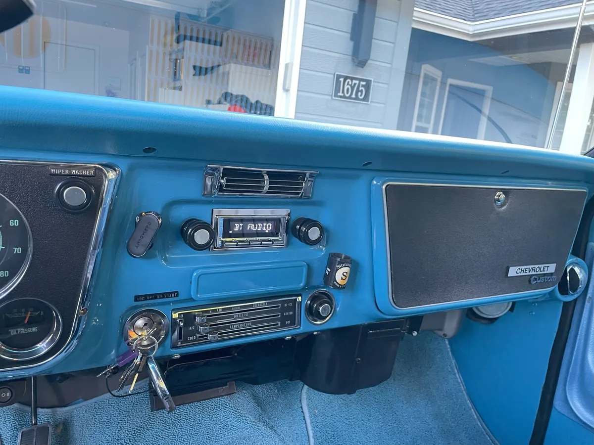 Chevrolet-Ck-1972-Blue-And-White-Blue-And-Black-6