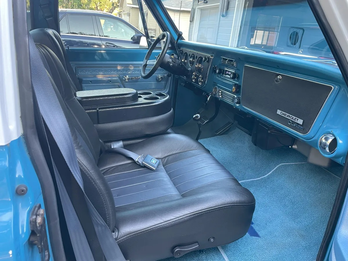 Chevrolet-Ck-1972-Blue-And-White-Blue-And-Black-7