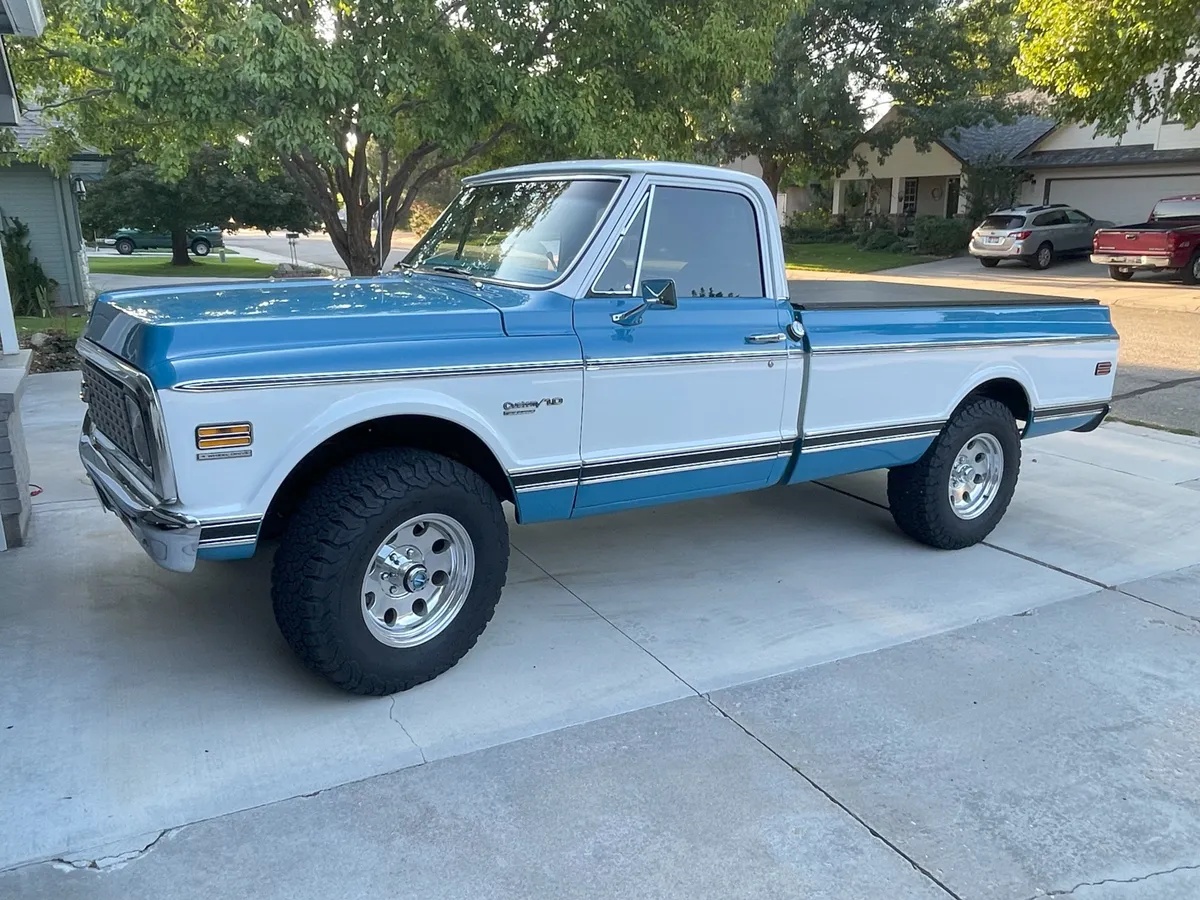 Chevrolet-Ck-1972-Blue-And-White-Blue-And-Black-9