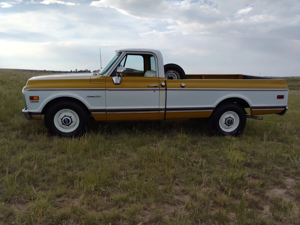 Chevrolet-Ck-1972-Yellow-Parchment-3