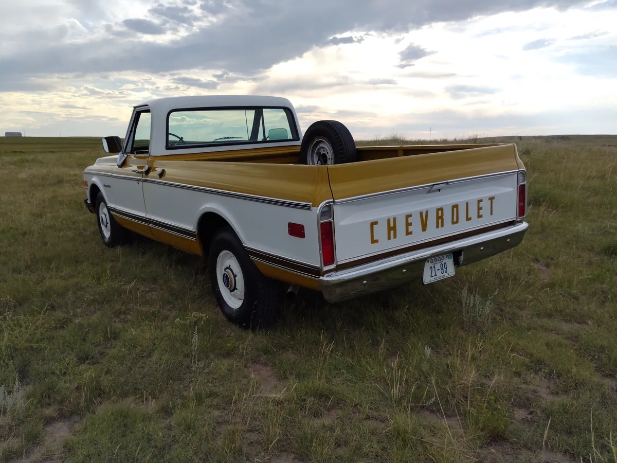 Chevrolet-Ck-1972-Yellow-Parchment-5