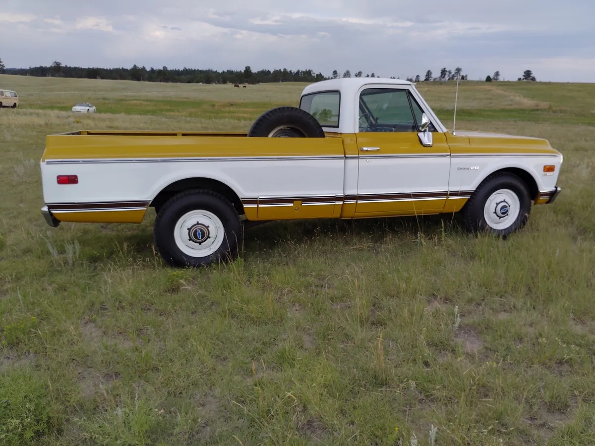 Chevrolet-Ck-1972-Yellow-Parchment-7