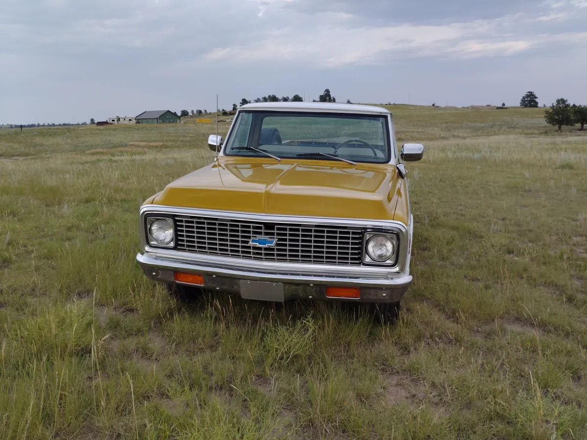 Chevrolet-Ck-1972-Yellow-Parchment