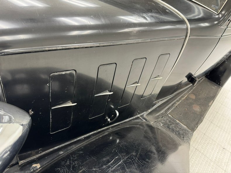 Chevrolet-Confederate-1932-Black-Tan-16