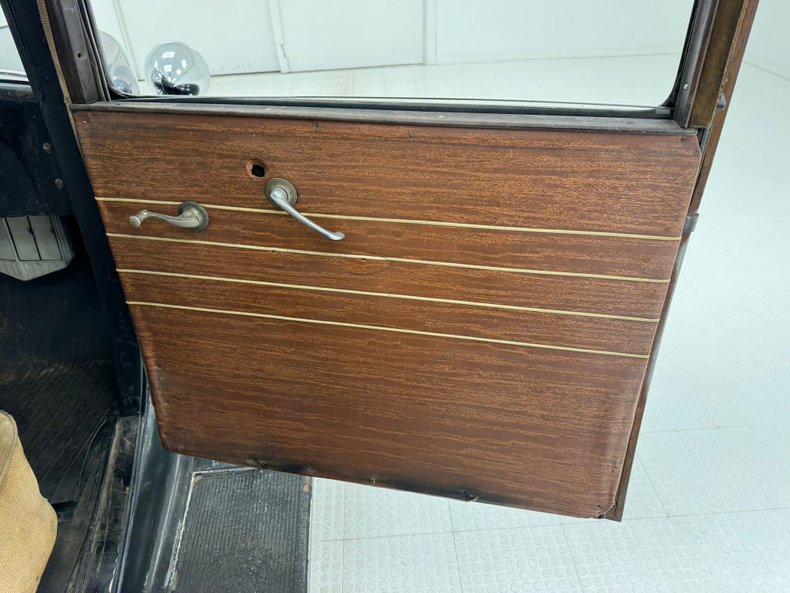 Chevrolet-Confederate-1932-Black-Tan-4