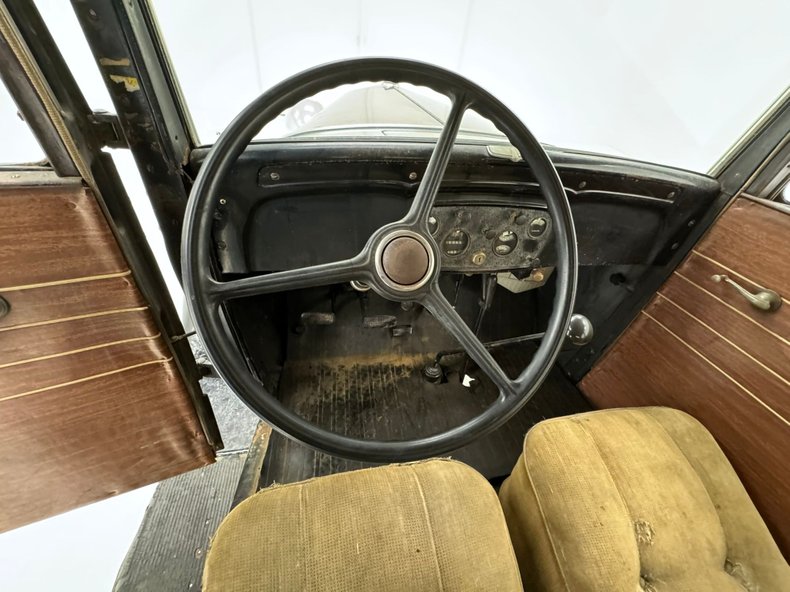 Chevrolet-Confederate-1932-Black-Tan-43