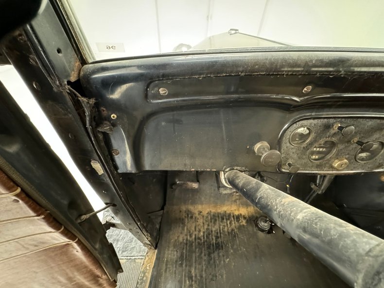 Chevrolet-Confederate-1932-Black-Tan-44