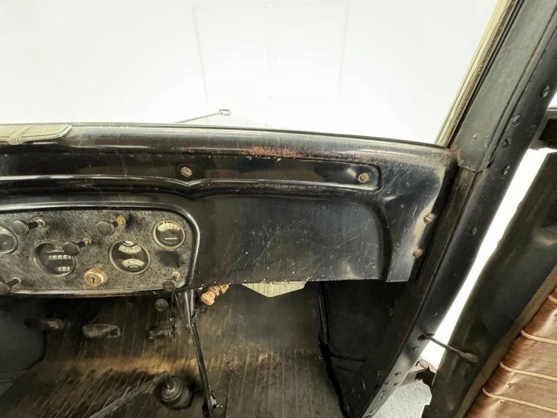 Chevrolet-Confederate-1932-Black-Tan-47