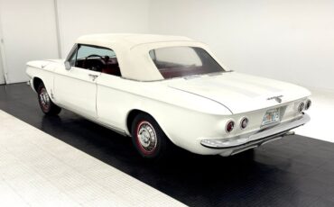 Chevrolet-Corvair-1963-Ermine-White-Red-10