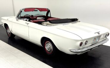 Chevrolet-Corvair-1963-Ermine-White-Red-11