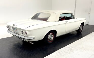 Chevrolet-Corvair-1963-Ermine-White-Red-13