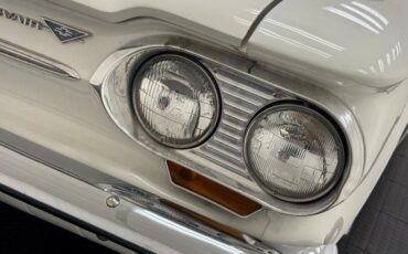 Chevrolet-Corvair-1963-Ermine-White-Red-17