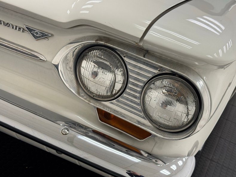 Chevrolet-Corvair-1963-Ermine-White-Red-17