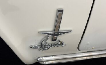 Chevrolet-Corvair-1963-Ermine-White-Red-19