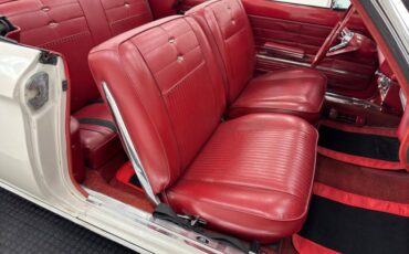 Chevrolet-Corvair-1963-Ermine-White-Red-2