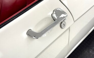 Chevrolet-Corvair-1963-Ermine-White-Red-21