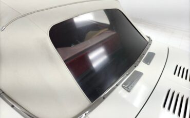 Chevrolet-Corvair-1963-Ermine-White-Red-22