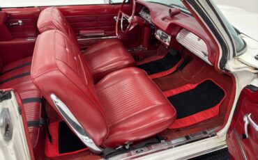 Chevrolet-Corvair-1963-Ermine-White-Red-3