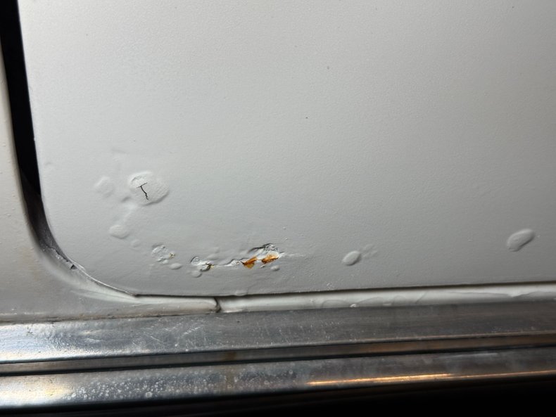 Chevrolet-Corvair-1963-Ermine-White-Red-30