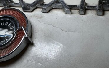 Chevrolet-Corvair-1963-Ermine-White-Red-33