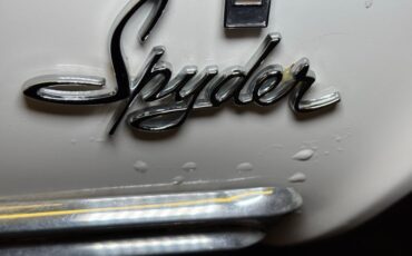 Chevrolet-Corvair-1963-Ermine-White-Red-36