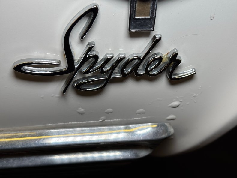 Chevrolet-Corvair-1963-Ermine-White-Red-36