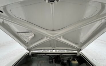 Chevrolet-Corvair-1963-Ermine-White-Red-37