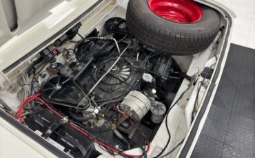 Chevrolet-Corvair-1963-Ermine-White-Red-42