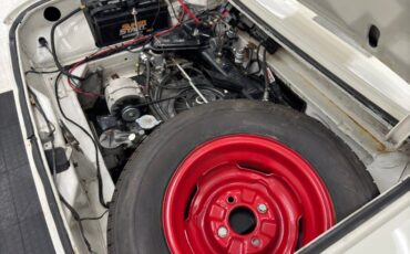 Chevrolet-Corvair-1963-Ermine-White-Red-44