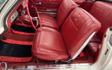 Chevrolet-Corvair-1963-Ermine-White-Red-47