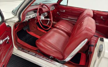 Chevrolet-Corvair-1963-Ermine-White-Red-48