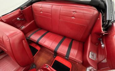 Chevrolet-Corvair-1963-Ermine-White-Red-49