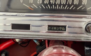 Chevrolet-Corvair-1963-Ermine-White-Red-7