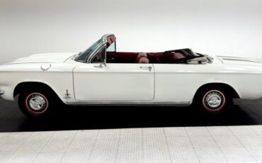 Chevrolet-Corvair-1963-Ermine-White-Red-9