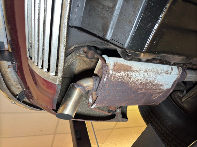 Chevrolet-Corvair-1963-Palomar-Red-Black-47