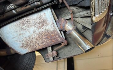 Chevrolet-Corvair-1963-Palomar-Red-Black-48