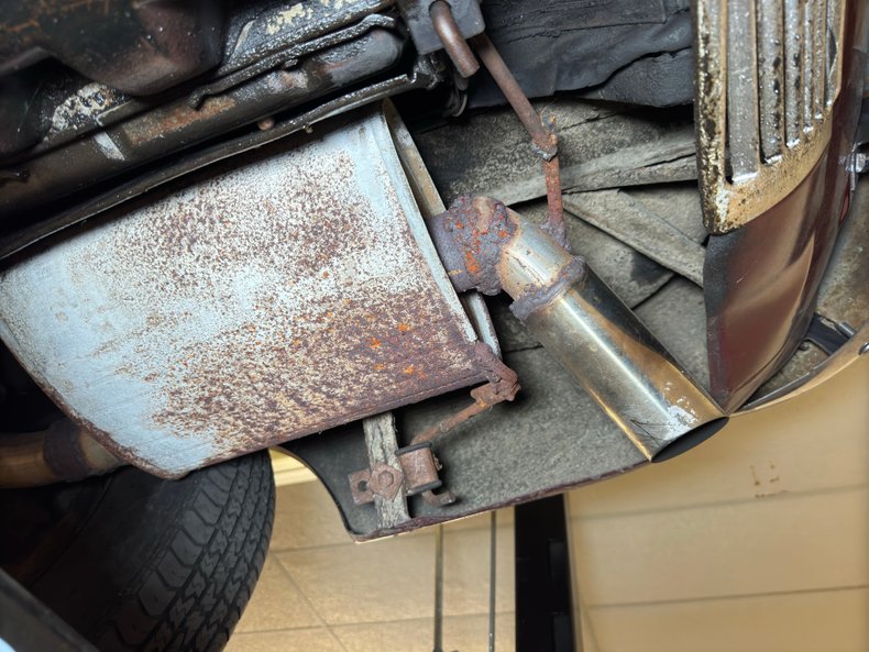 Chevrolet-Corvair-1963-Palomar-Red-Black-48