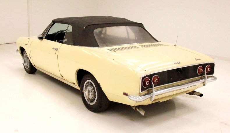 Chevrolet-Corvair-1968-Butternut-Yellow-Black-1
