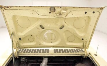 Chevrolet-Corvair-1968-Butternut-Yellow-Black-11