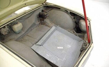 Chevrolet-Corvair-1968-Butternut-Yellow-Black-12