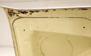 Chevrolet-Corvair-1968-Butternut-Yellow-Black-13